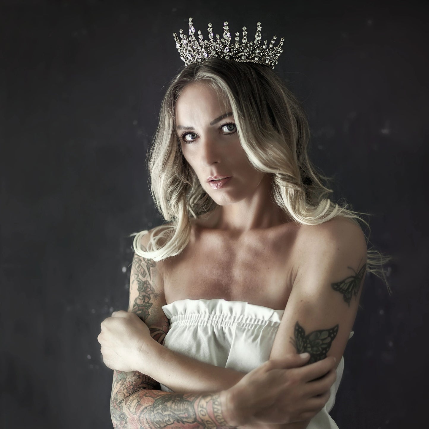 SWEETV Queen Crown For Women, Wedding Crown For Bride, Gothic Tiara Headpiece, Rhinestone Decor Hair Accessories For Birthday Cosplay Party Prom