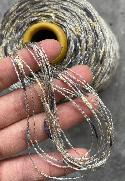 500g Tadpole yarn Yarn for knitting Flash Golden silk threads knit sweater coat scarf yarn Peas Yarn for crochet