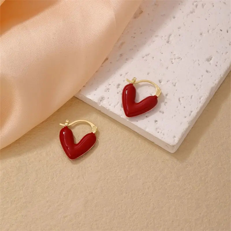 Light Luxury and High Quality Glazed Love Earrings for Women, Small and Exquisite Fashion Earrings, New Earrings