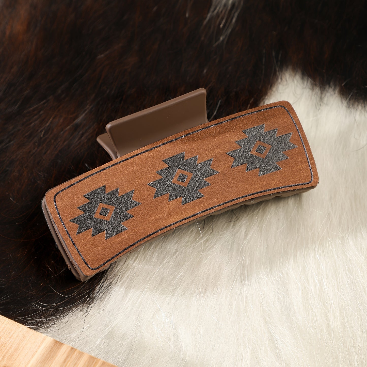 1pc Western Cowboy Style Printed PU Leather Hair Claw Clip Large Non Slip Rectangular Hair Grab Clip Trendy Hair Accessories For Women And daily uses