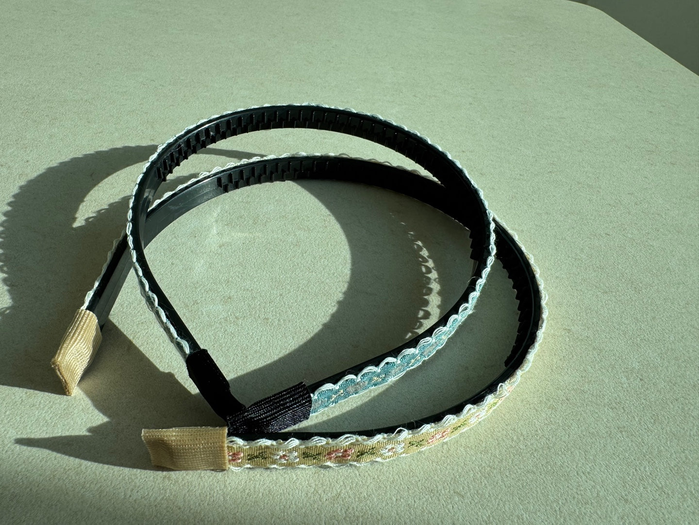 Handmade Linen Embroidered Headband, Bohemian Ethnic Hairband with Non-Slip Double Teeth, Korean Hair Accessory for Women & Girls