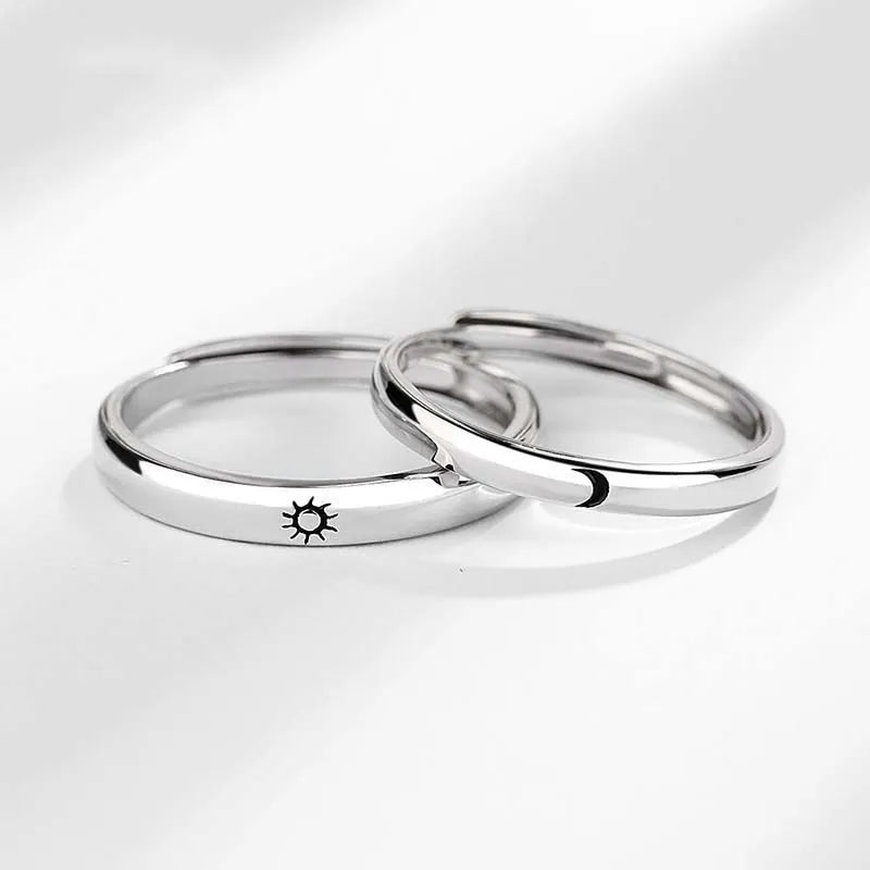 2Pcs Astronaut Planet Couple Rings for Women Men Cute Sliver Color Star Moon Adjustable Finger Rings Romantic Lovers Jewelry