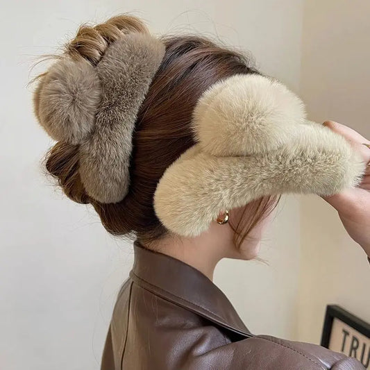 1/2PCS Large plush clip with a high-end feel, autumn and winter furry hair clip, women's temperament, and hair styling
