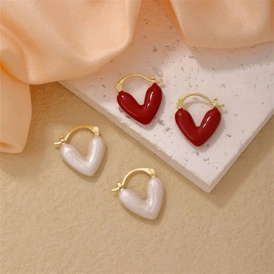 Light Luxury and High Quality Glazed Love Earrings for Women, Small and Exquisite Fashion Earrings, New Earrings