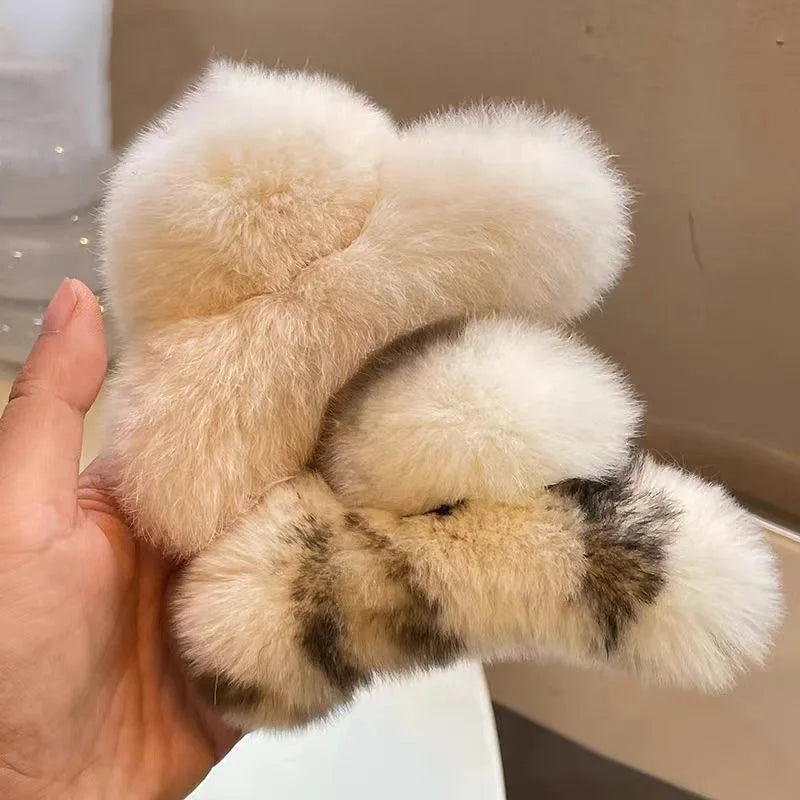 1/2PCS Large plush clip with a high-end feel, autumn and winter furry hair clip, women's temperament, and hair styling