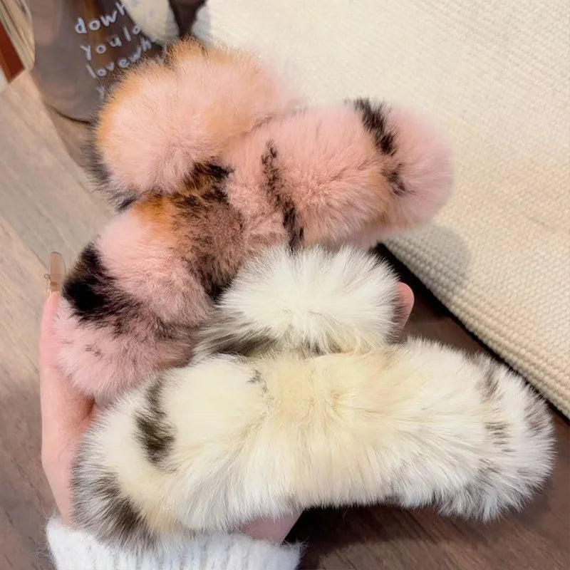 1/2PCS Large plush clip with a high-end feel, autumn and winter furry hair clip, women's temperament, and hair styling