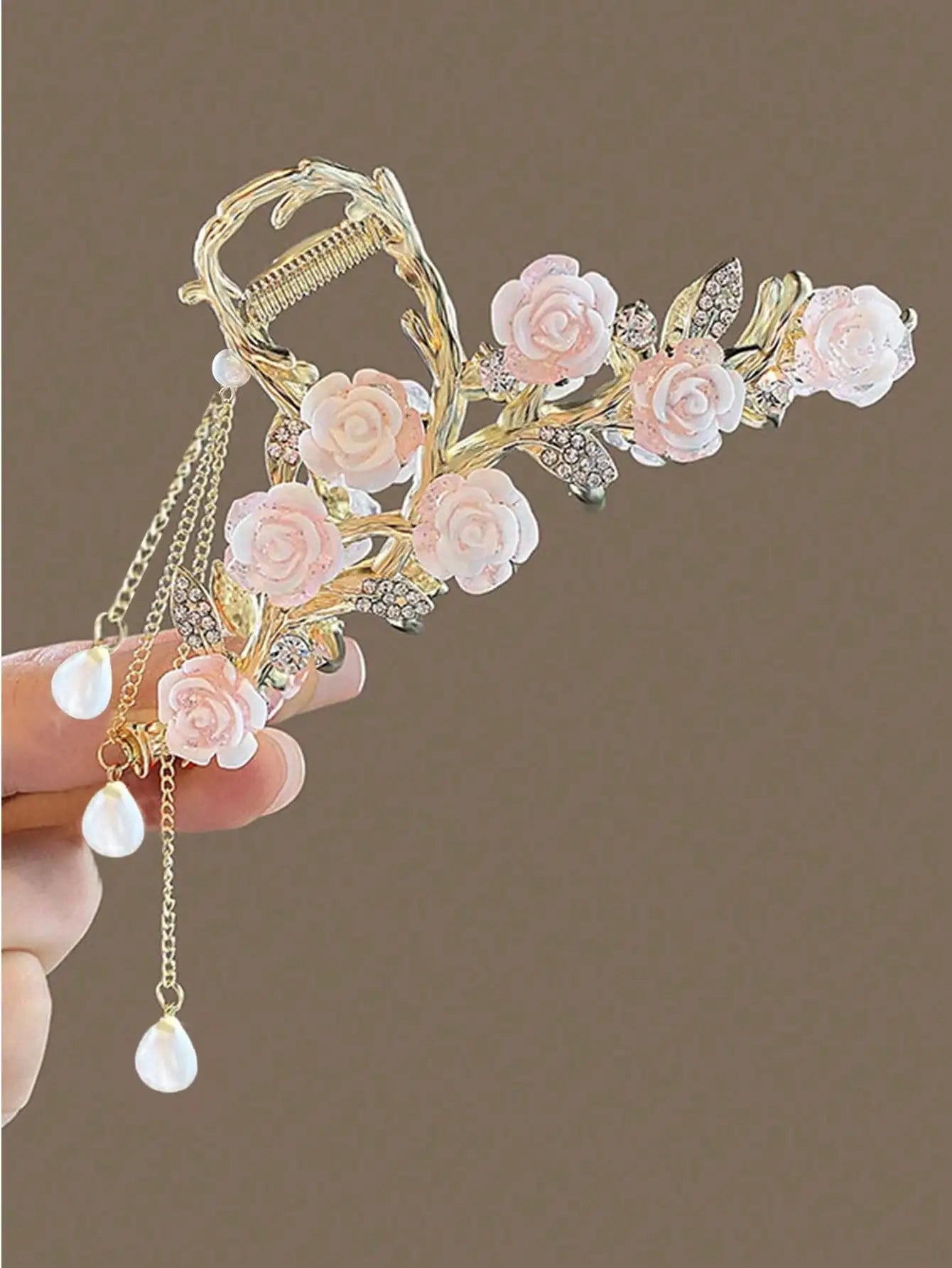 Romantic Rose Hair Claw Clip – Floral Design with Pearl Chains