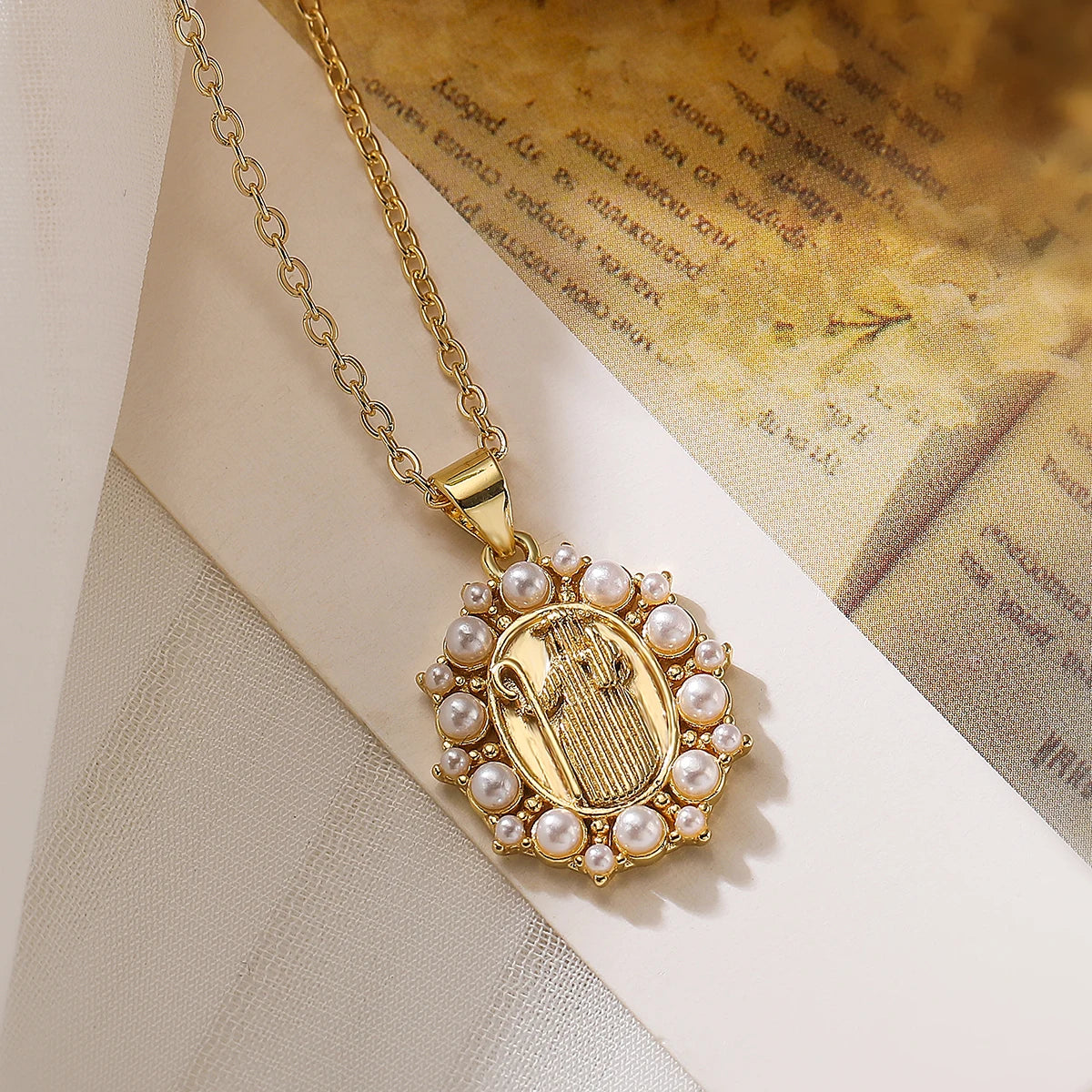 2025 New Arrival Classic Design Virgin Mary Pendant Necklaces For Women Gold Color Pearl Jewelry