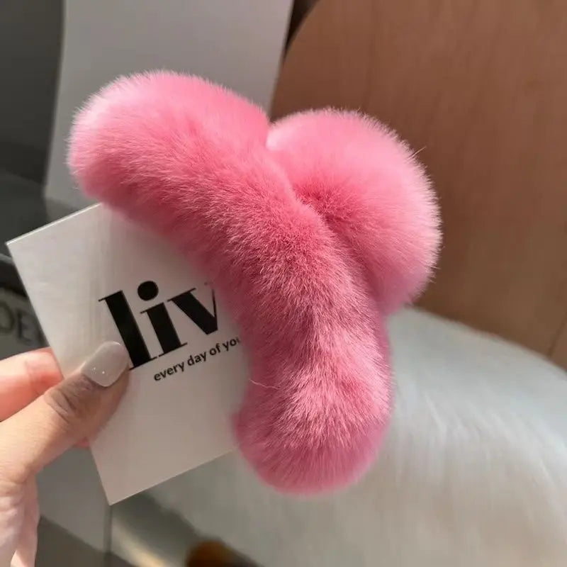 1/2PCS Large plush clip with a high-end feel, autumn and winter furry hair clip, women's temperament, and hair styling