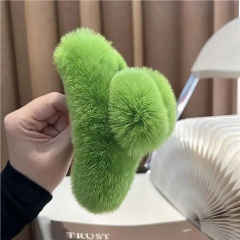 1/2PCS Large plush clip with a high-end feel, autumn and winter furry hair clip, women's temperament, and hair styling