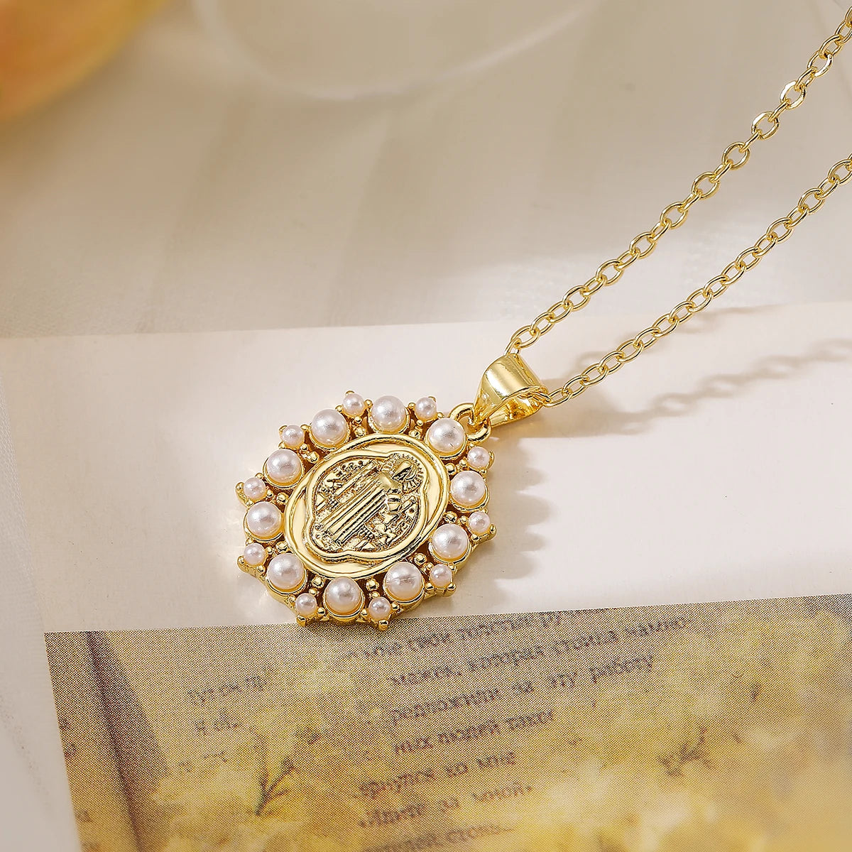 2025 New Arrival Classic Design Virgin Mary Pendant Necklaces For Women Gold Color Pearl Jewelry
