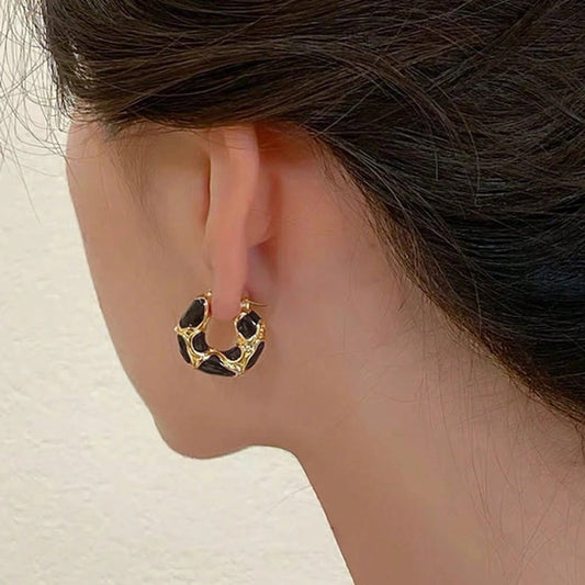 French Retro Enamel Leopard U-Shaped Earrings – Vintage Drop Style