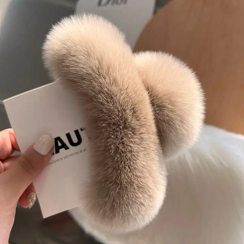 1/2PCS Large plush clip with a high-end feel, autumn and winter furry hair clip, women's temperament, and hair styling