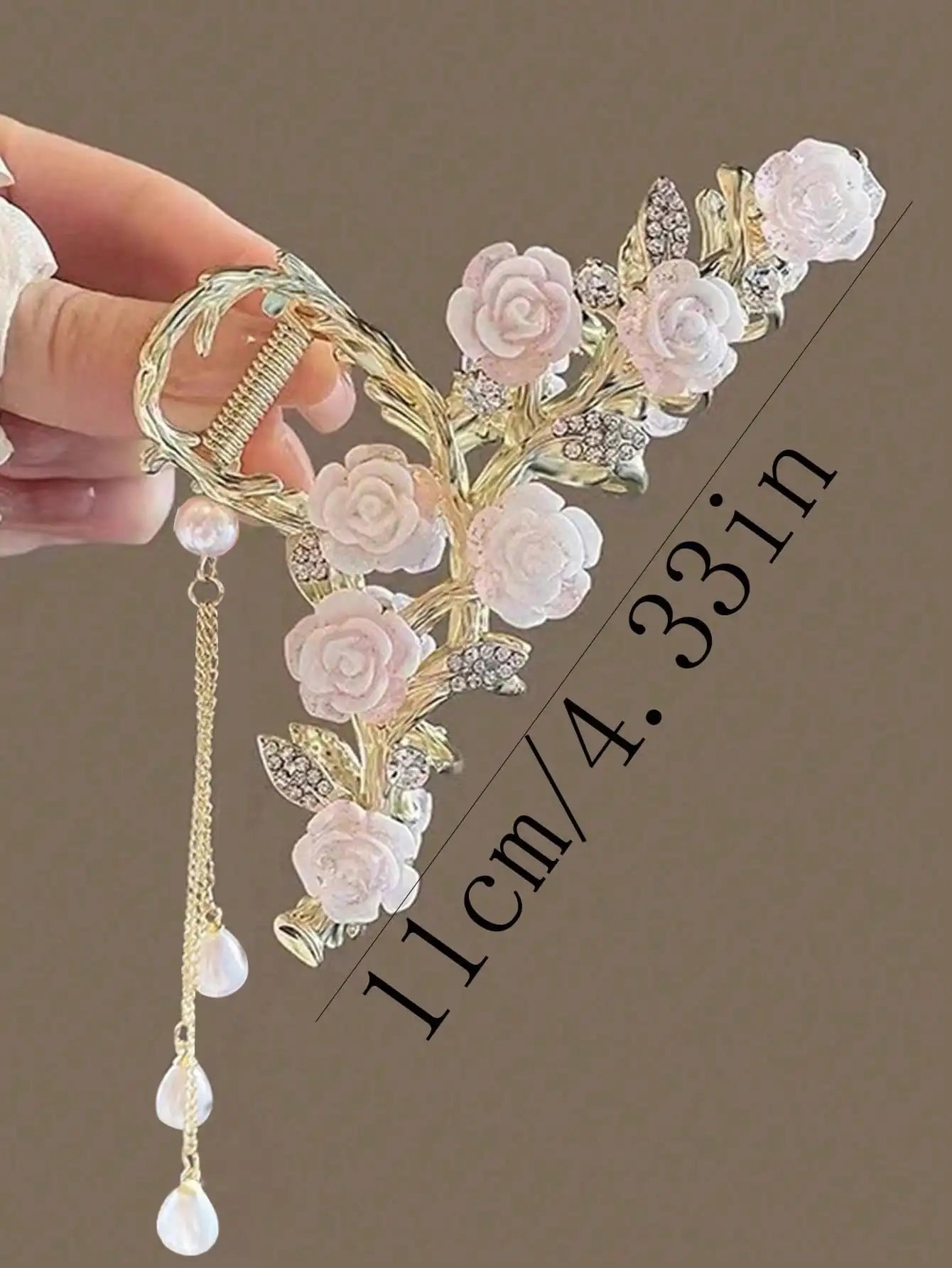 Romantic Rose Hair Claw Clip – Floral Design with Pearl Chains