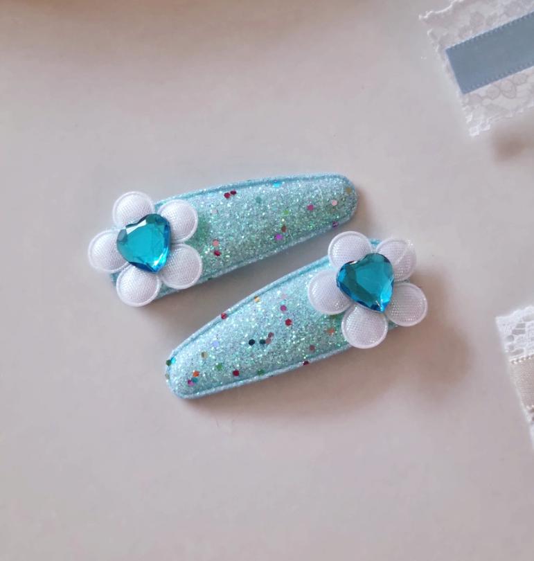 Teenie Tiny Flower Heart Glitter Hair Clip Set (of 2) | Free gift packaging if ordered with lace & satin bow pin [with Pinkluvme]