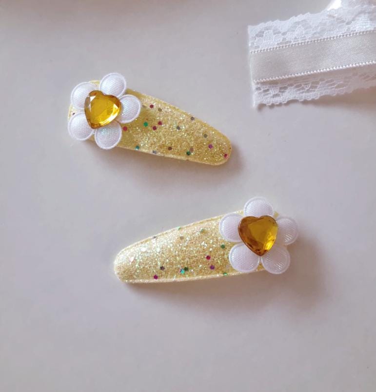 Teenie Tiny Flower Heart Glitter Hair Clip Set (of 2) | Free gift packaging if ordered with lace & satin bow pin [with Pinkluvme]