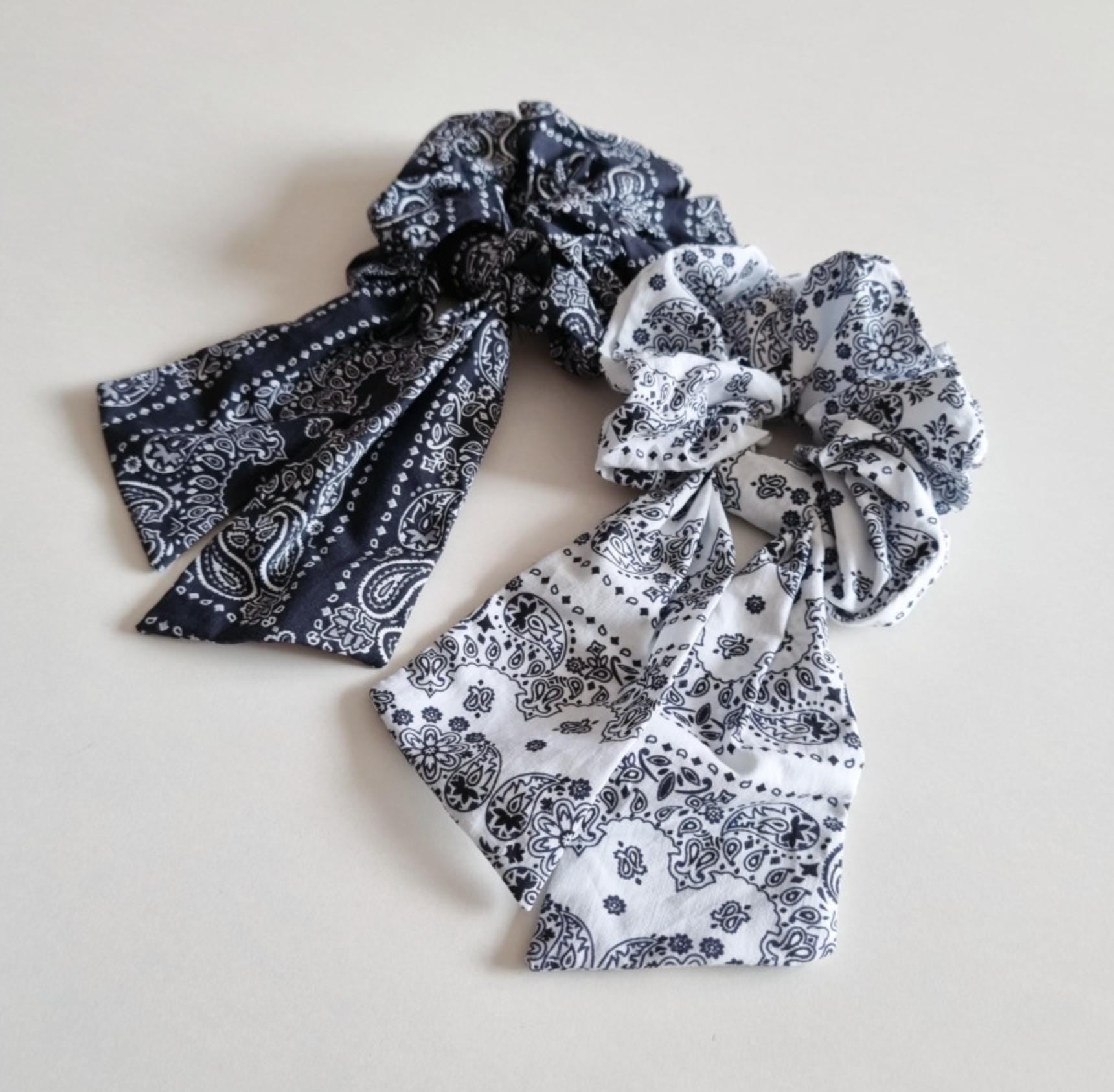 Basic & Ribbon Bandana-Print Scrunchies 2 Styles Available in Black and White Hair Tie for summer Handmade in South Korea [with Pinkluvme]