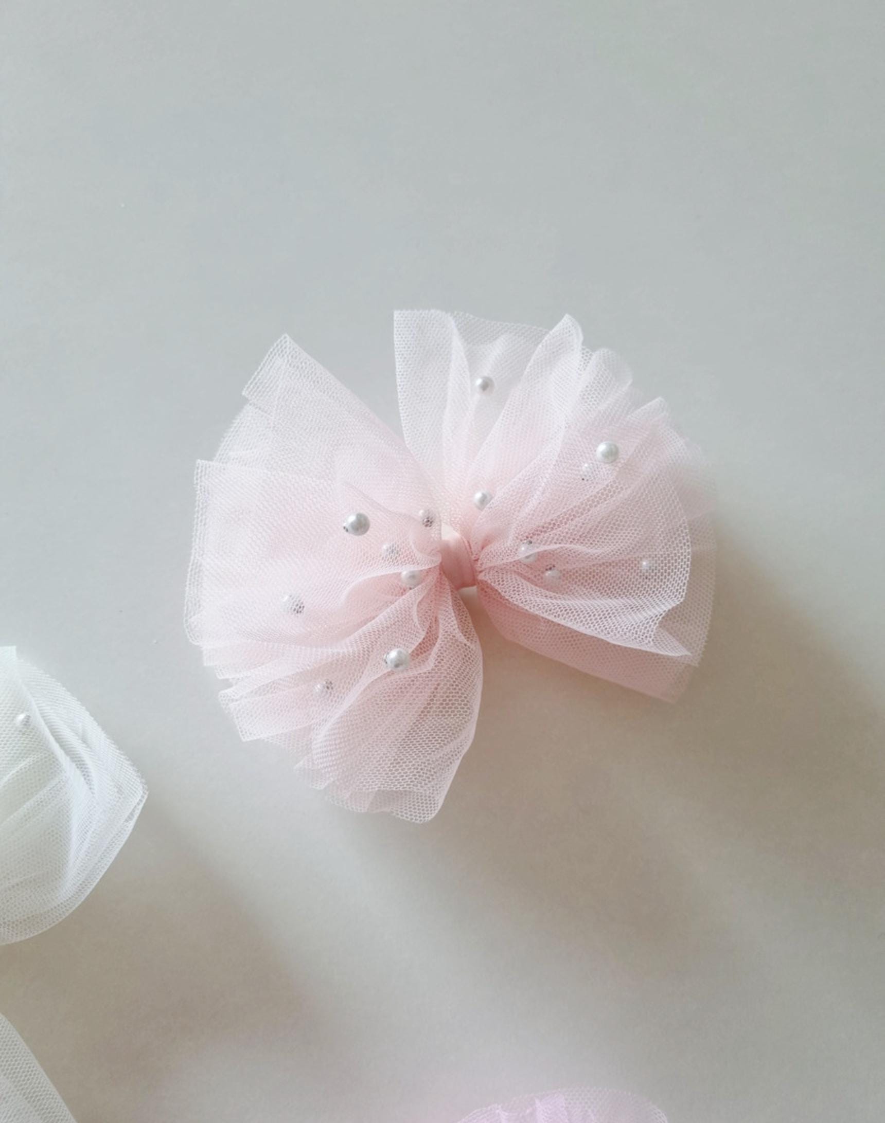 Baby’s Breath Chiffon Pearl Bow Clip hypoallergenic nickel free alligator clip party formal baby shower photoshoot wedding [with Pinkluvme]