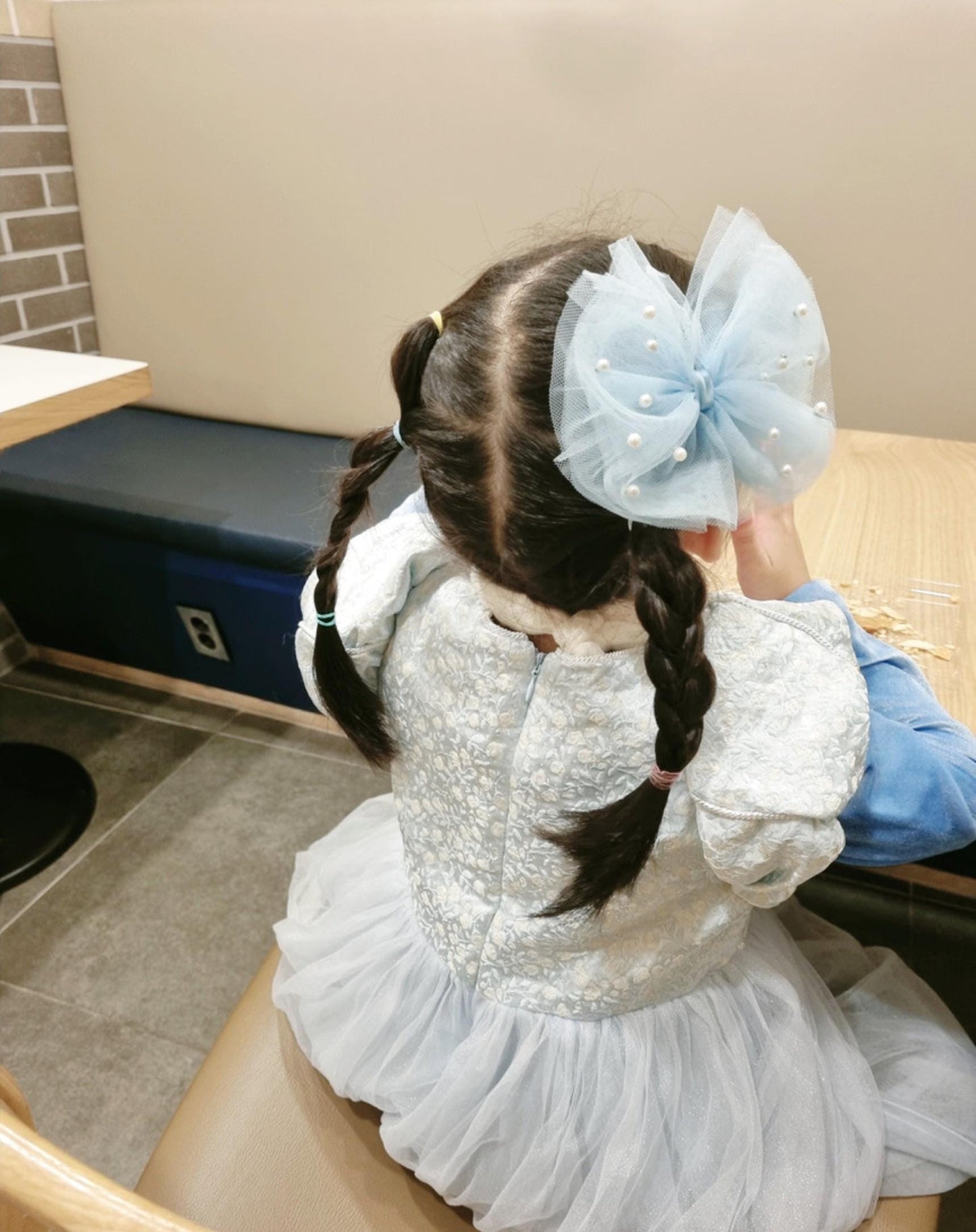 Baby’s Breath Chiffon Pearl Bow Clip hypoallergenic nickel free alligator clip party formal baby shower photoshoot wedding [with Pinkluvme]