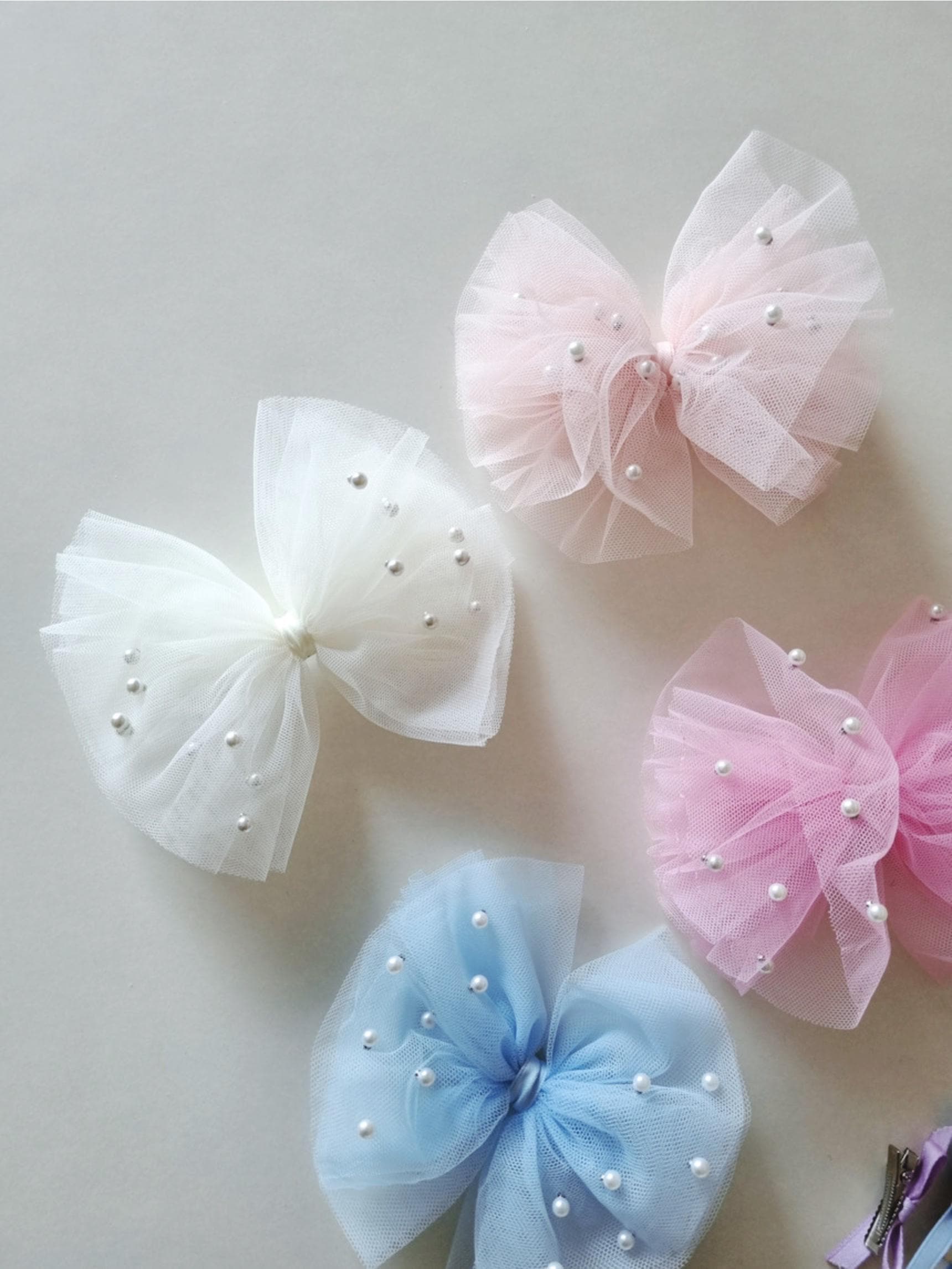 Baby’s Breath Chiffon Pearl Bow Clip hypoallergenic nickel free alligator clip party formal baby shower photoshoot wedding [with Pinkluvme]
