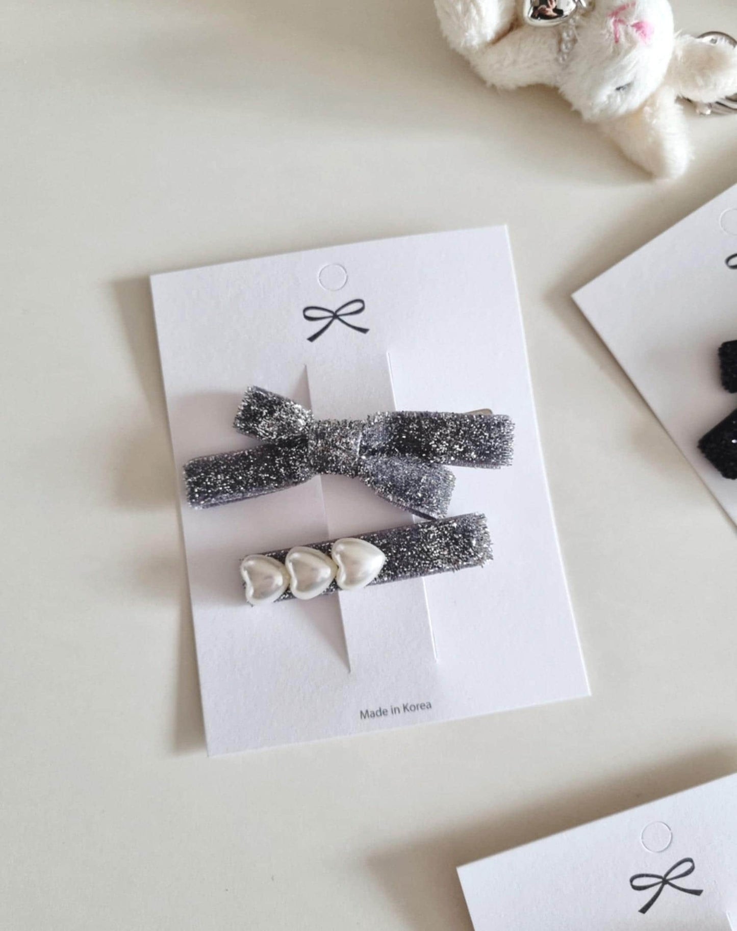 Glitter Bow & Pearl Hair Clip Set – 2 Pieces diagonal asymmetrical pigtail mom and girl [with Pinkluvme]