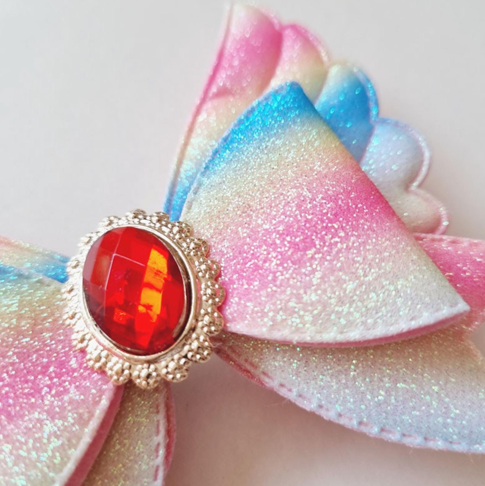 Rainbow Sherbet Angel Wing Gem Hair Clip – Kids pin Korean anime cosplay catchy teenie jewel princess Halloween party favor [with Pinkluvme]