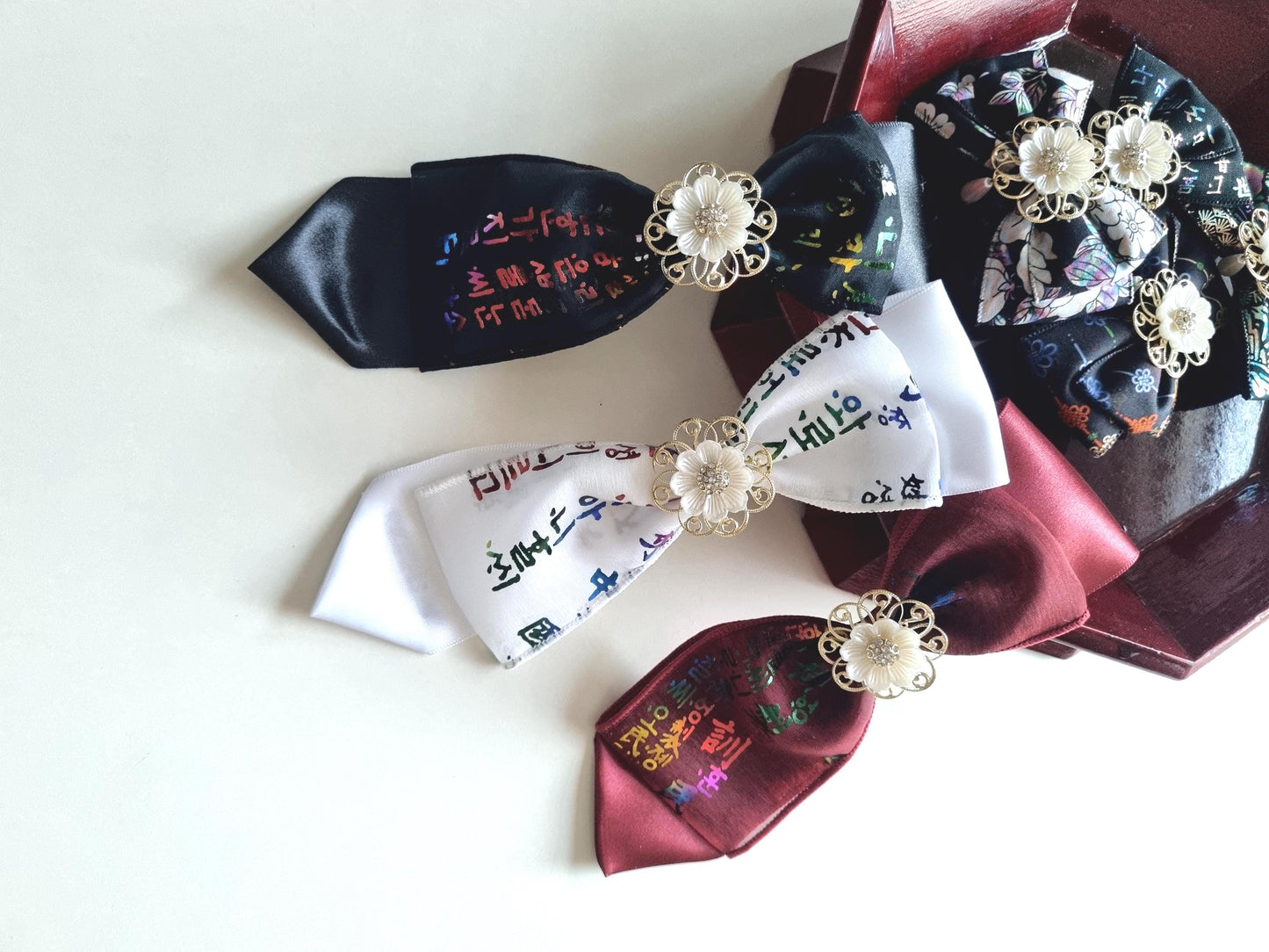 Traditional Korean Hanbok Hair Pin Elegant Daenggi Ribbon flower center red white black Kpop gift chuseok seollal doljanchi [with Pinkluvme]