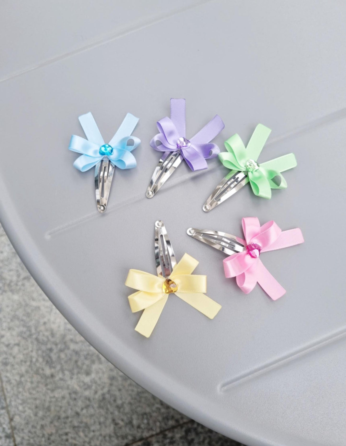 Heart Gem Ribbon Snap Clip – Available in 5 Colors Kpop idol animation fan satin finish elegant handmade double bow [with Pinkluvme]
