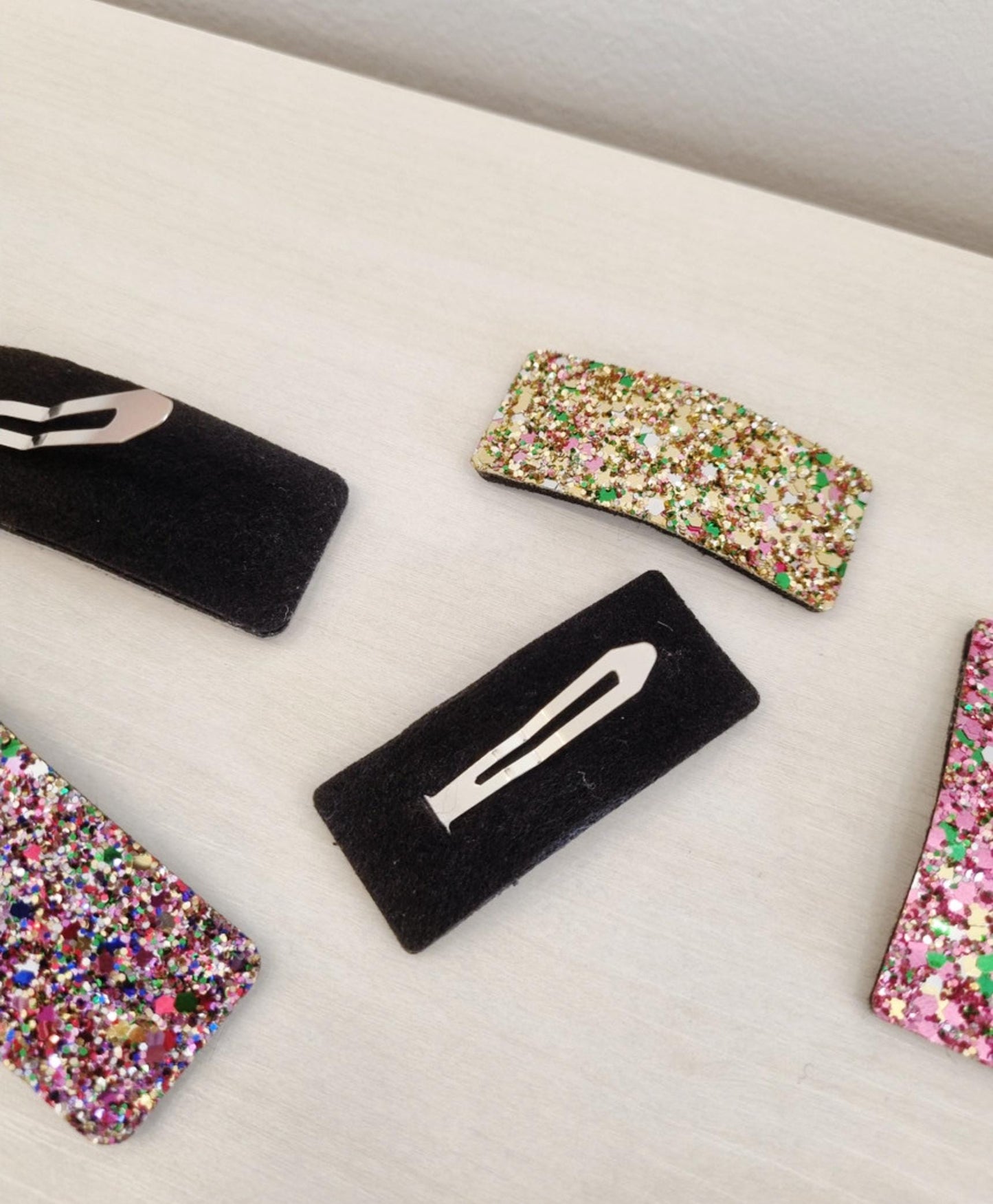 Disco Glitter Snap Hair Clips 4 colors 2 sizes Square Sparkle Pin kids retro 70s 80s party Korean Kpop idol fashion filming [with Pinkluvme]