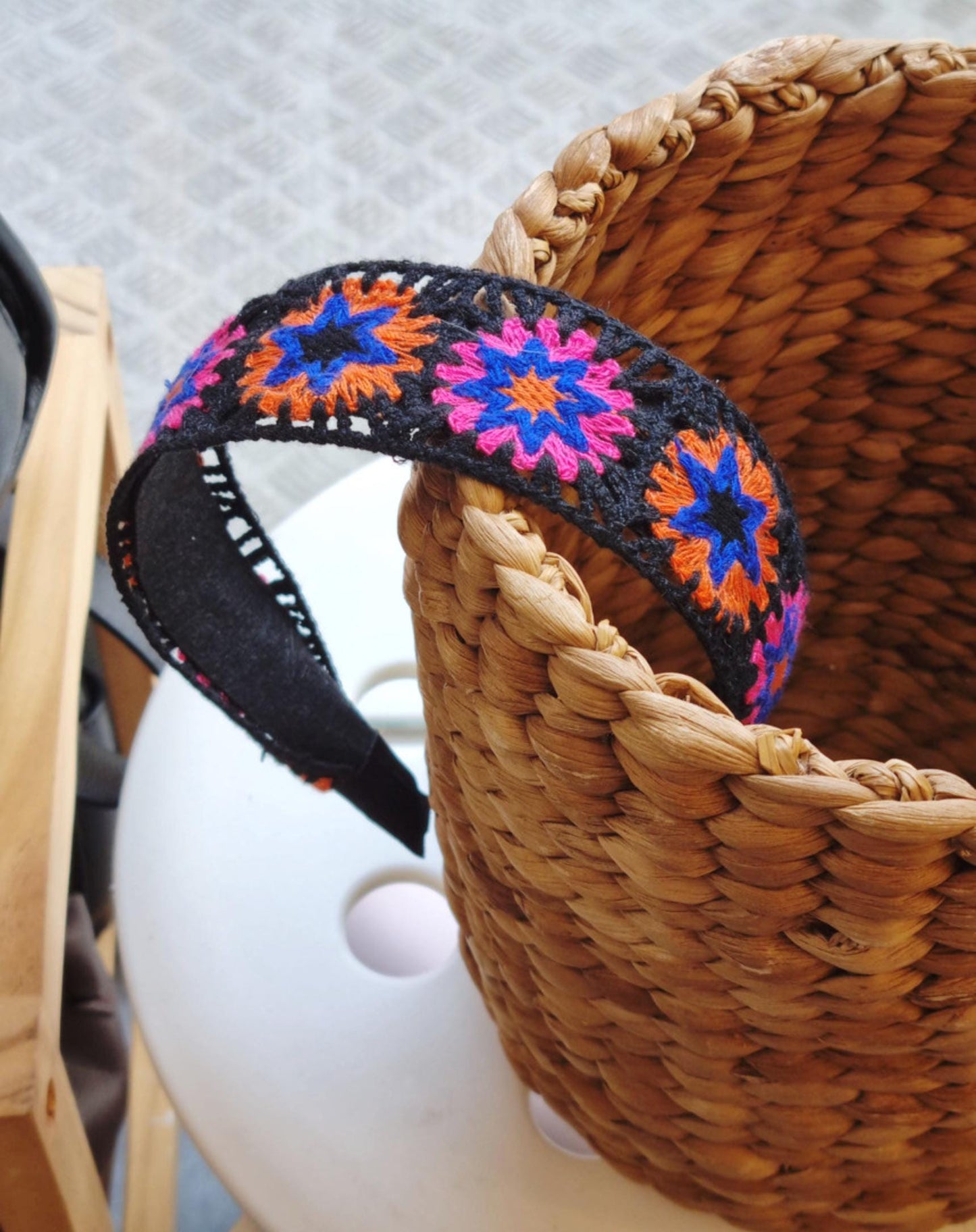 Crochet Style Wide Headband – Handmade Retro Boho Style black white blue charchoal computerized crochet machine made fabric [with Pinkluvme]