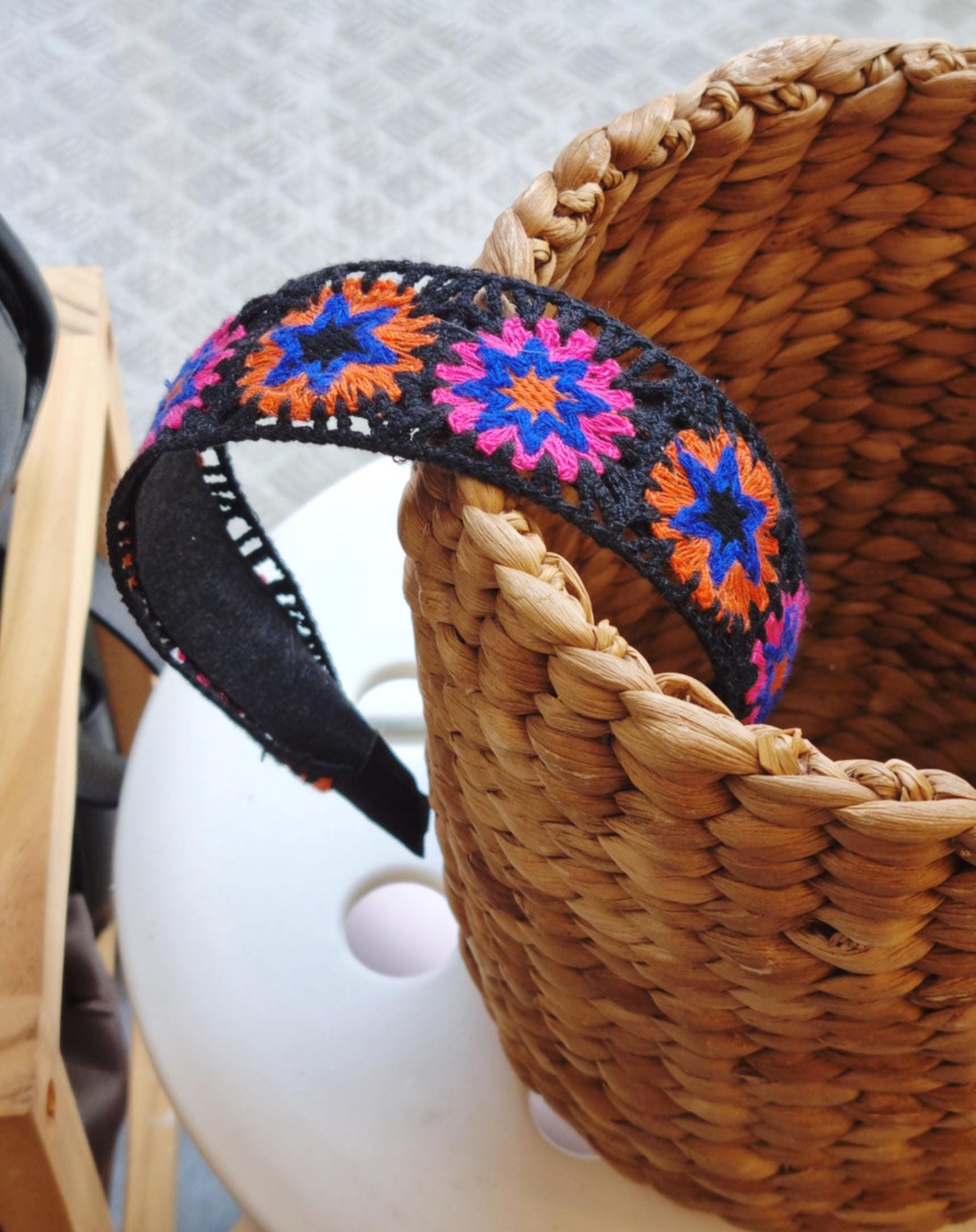 Crochet Style Wide Headband – Handmade Retro Boho Style black white blue charchoal computerized crochet machine made fabric [with Pinkluvme]