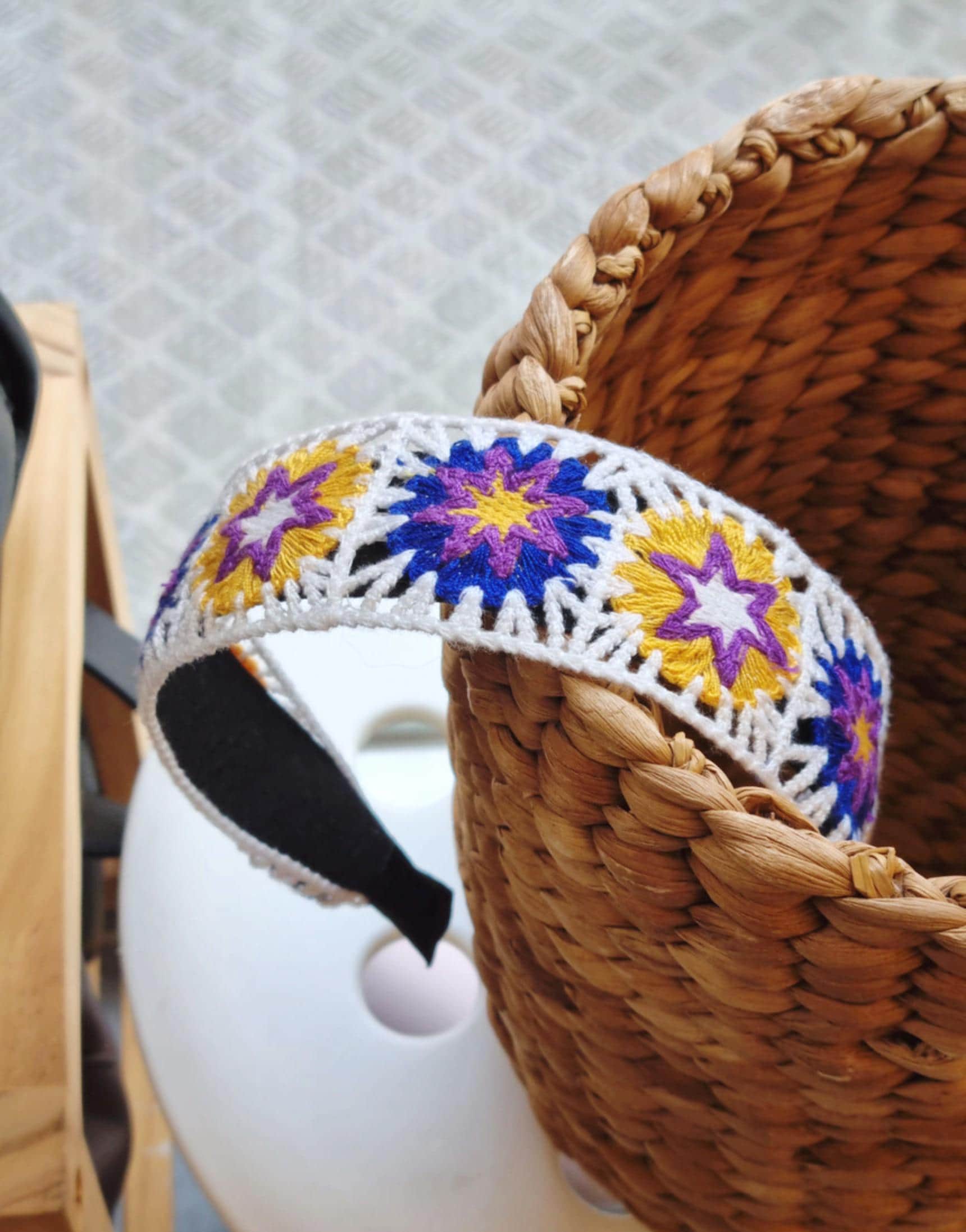 Crochet Style Wide Headband – Handmade Retro Boho Style black white blue charchoal computerized crochet machine made fabric [with Pinkluvme]