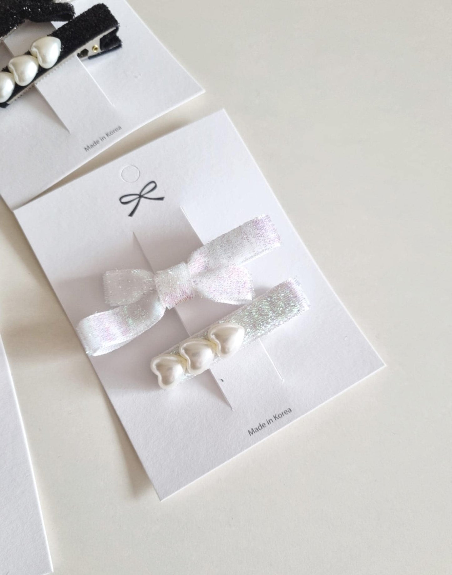 Glitter Bow & Pearl Hair Clip Set – 2 Pieces diagonal asymmetrical pigtail mom and girl [with Pinkluvme]