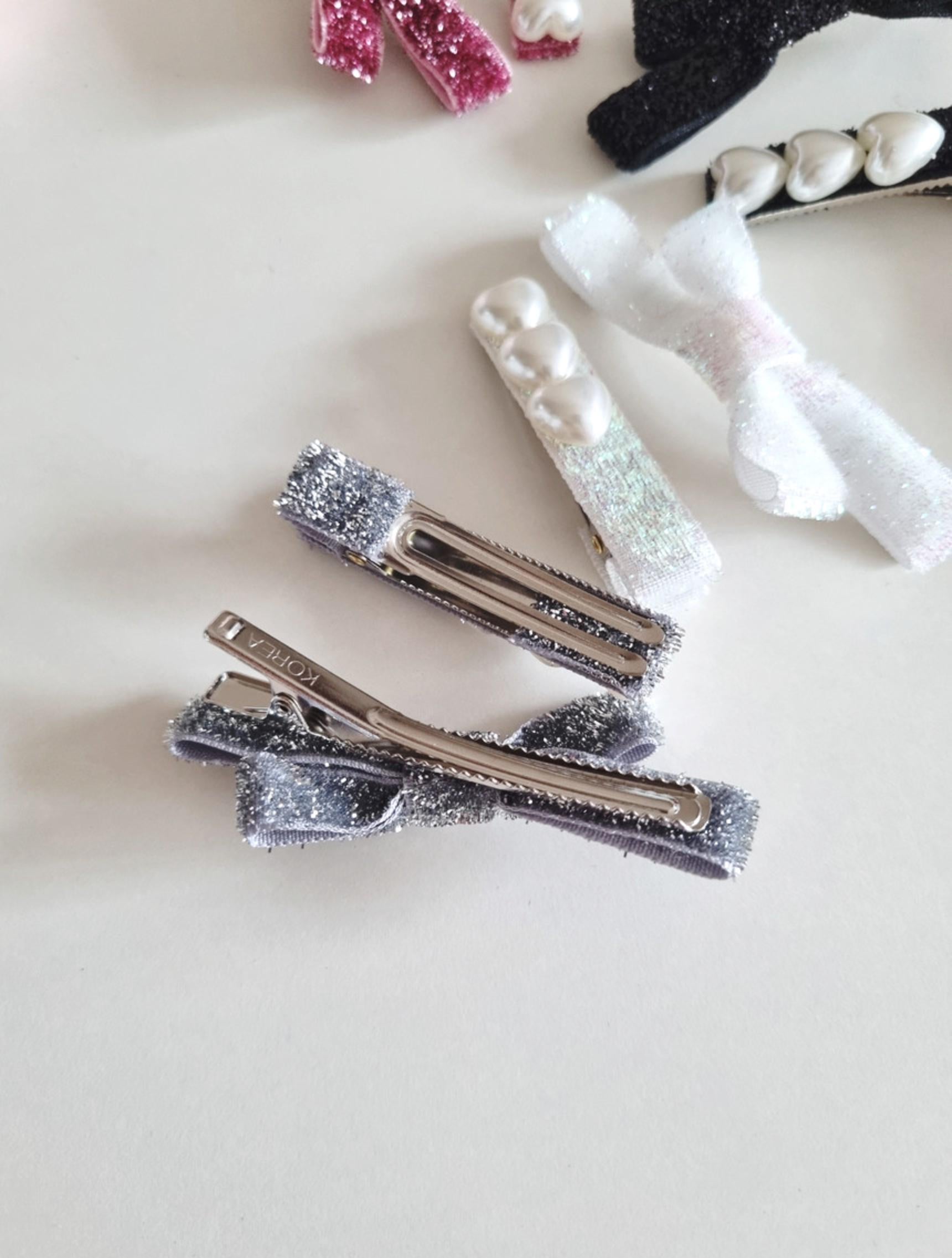 Glitter Bow & Pearl Hair Clip Set – 2 Pieces diagonal asymmetrical pigtail mom and girl [with Pinkluvme]